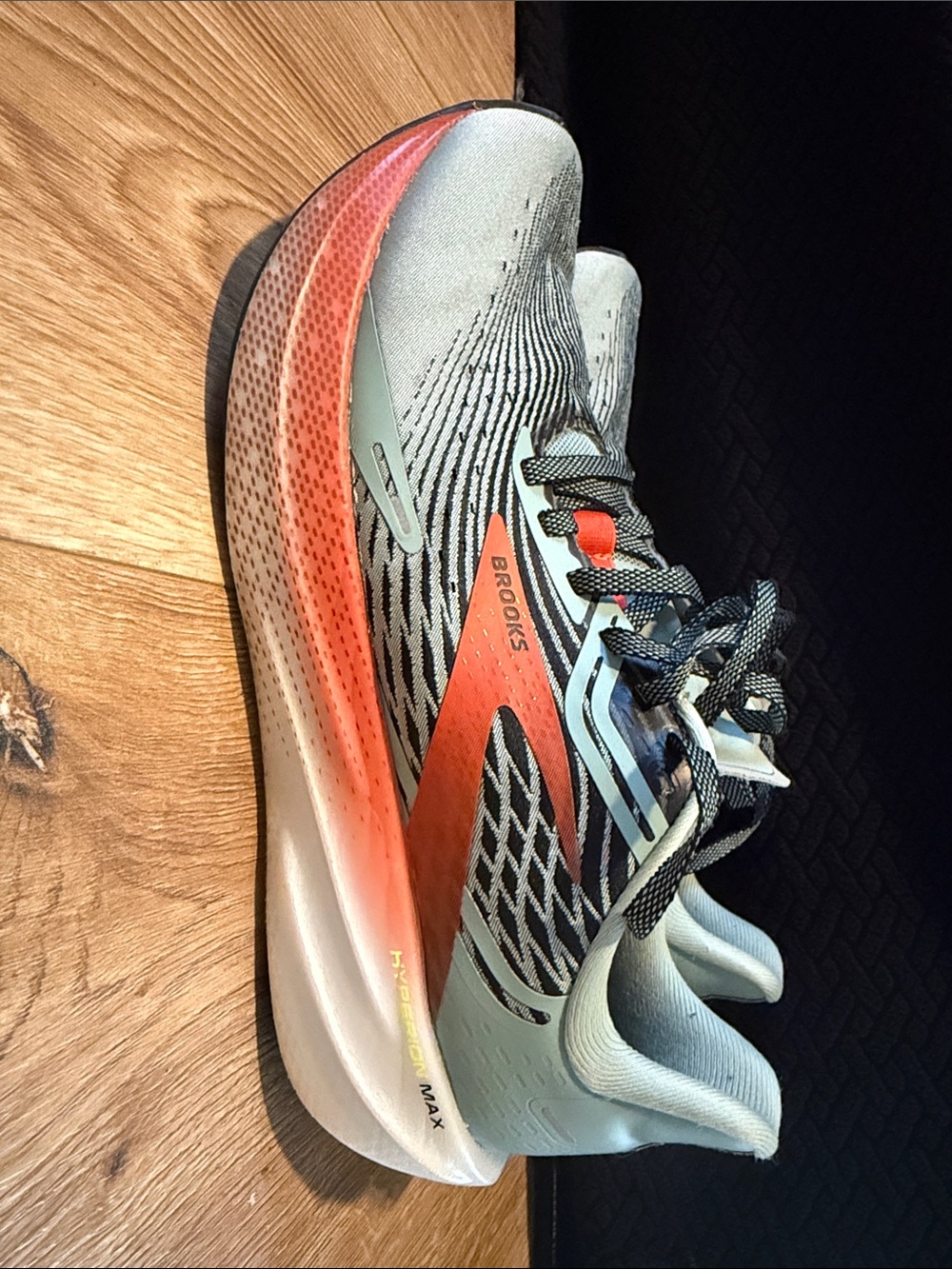 Brooks Hyperion Max Women’s size 8 Running Shoes - Light Blue/Coral